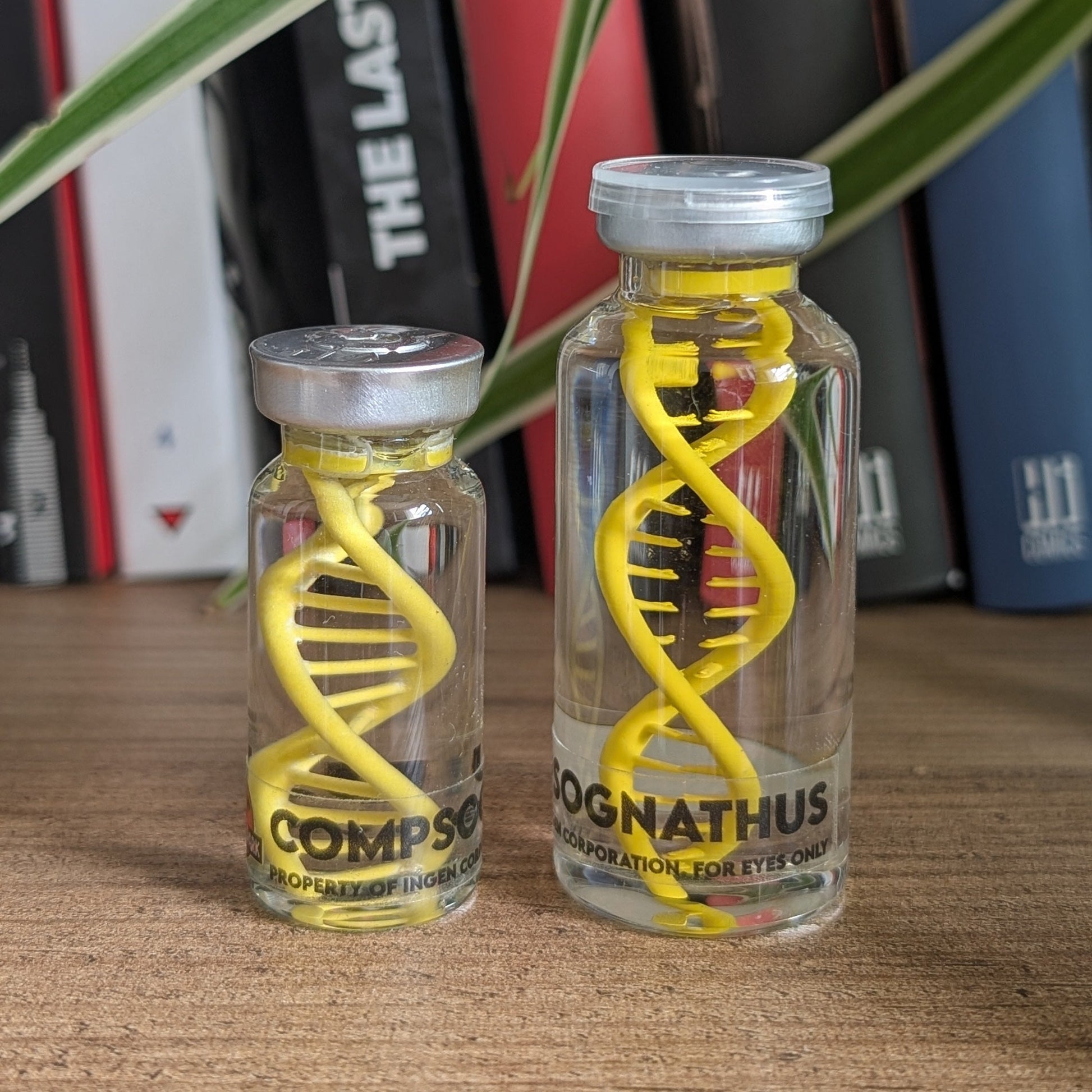 Comparaison des tailles de la fiole d'ADN Compsognathus en 20 et 30mL.