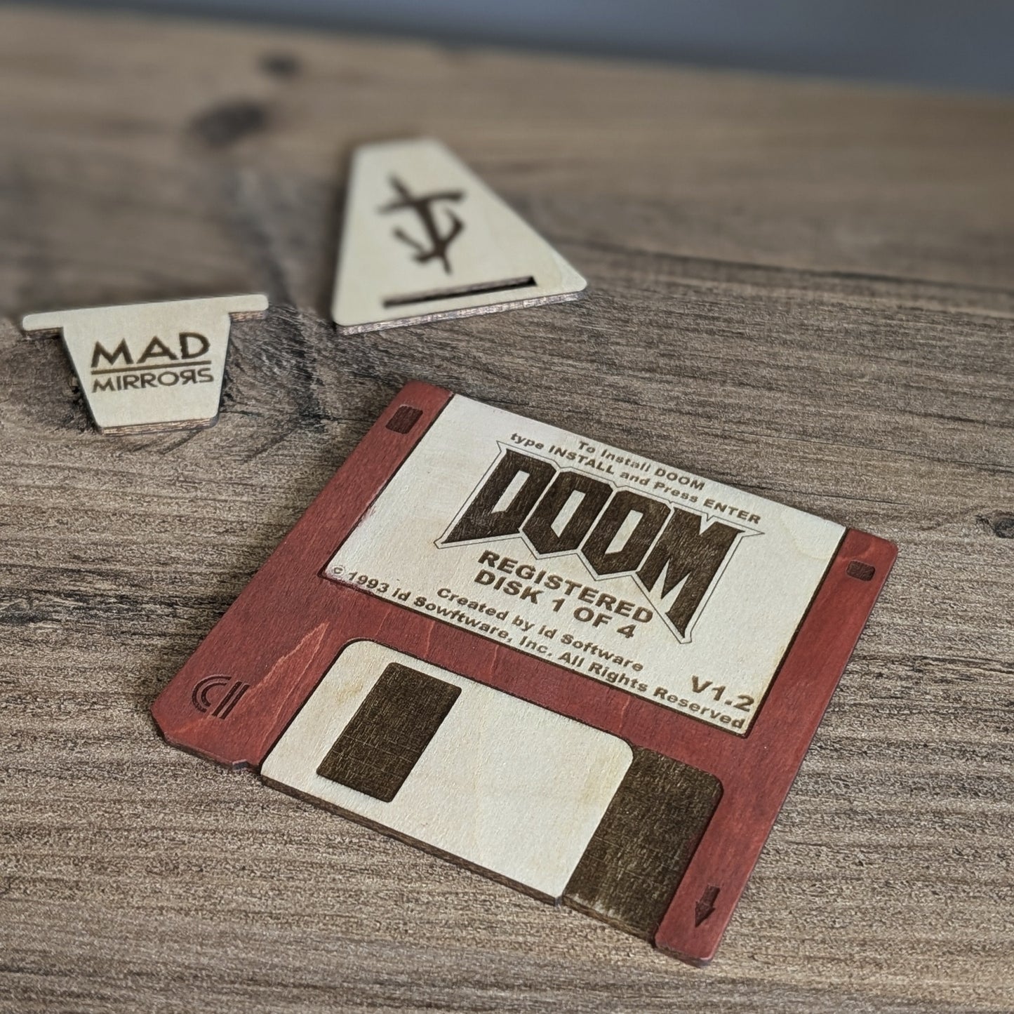 Présentoir bois pour disquette Doom