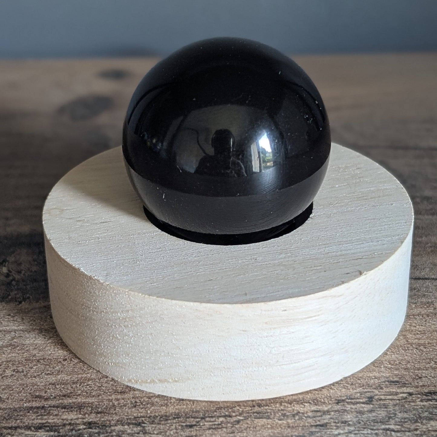 Matéria légendaire – Réplique Final Fantasy rétroéclairée par une base en bois personnalisable