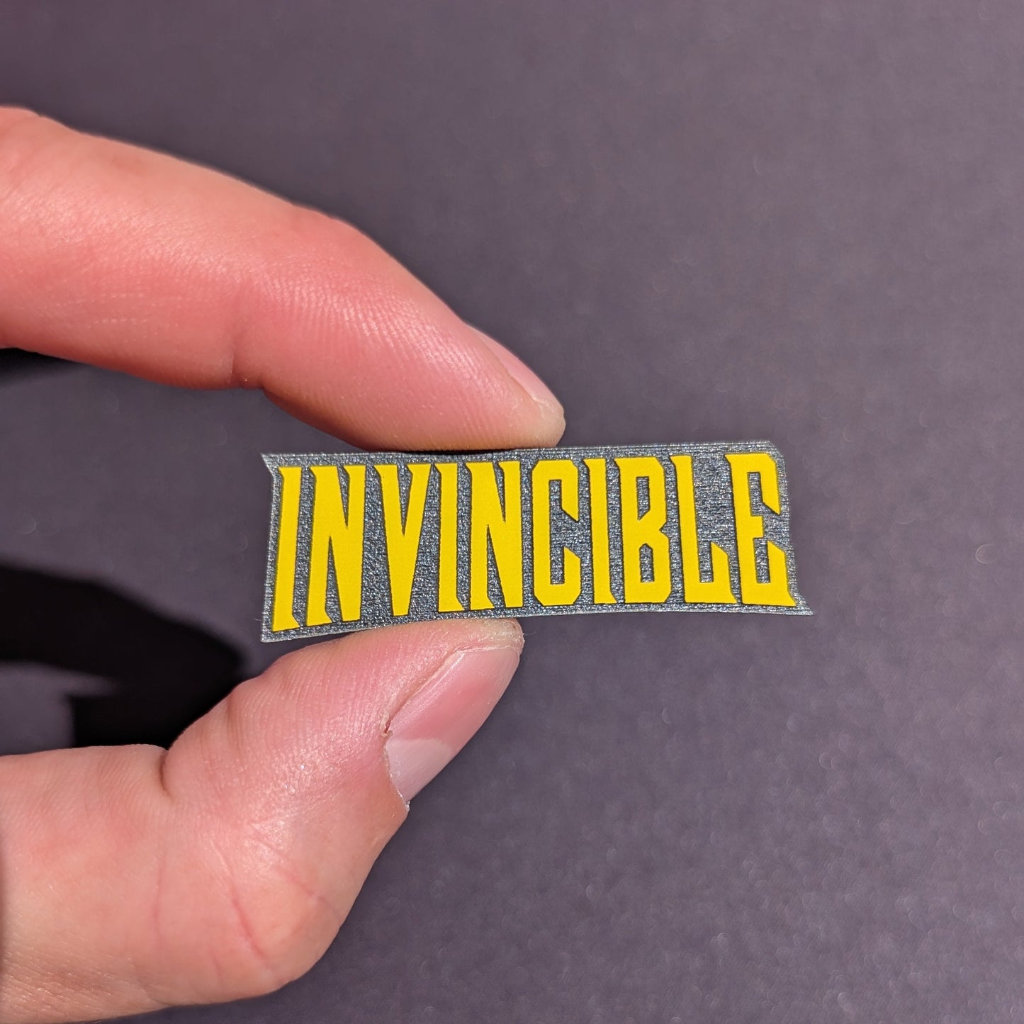 Broche Invincible