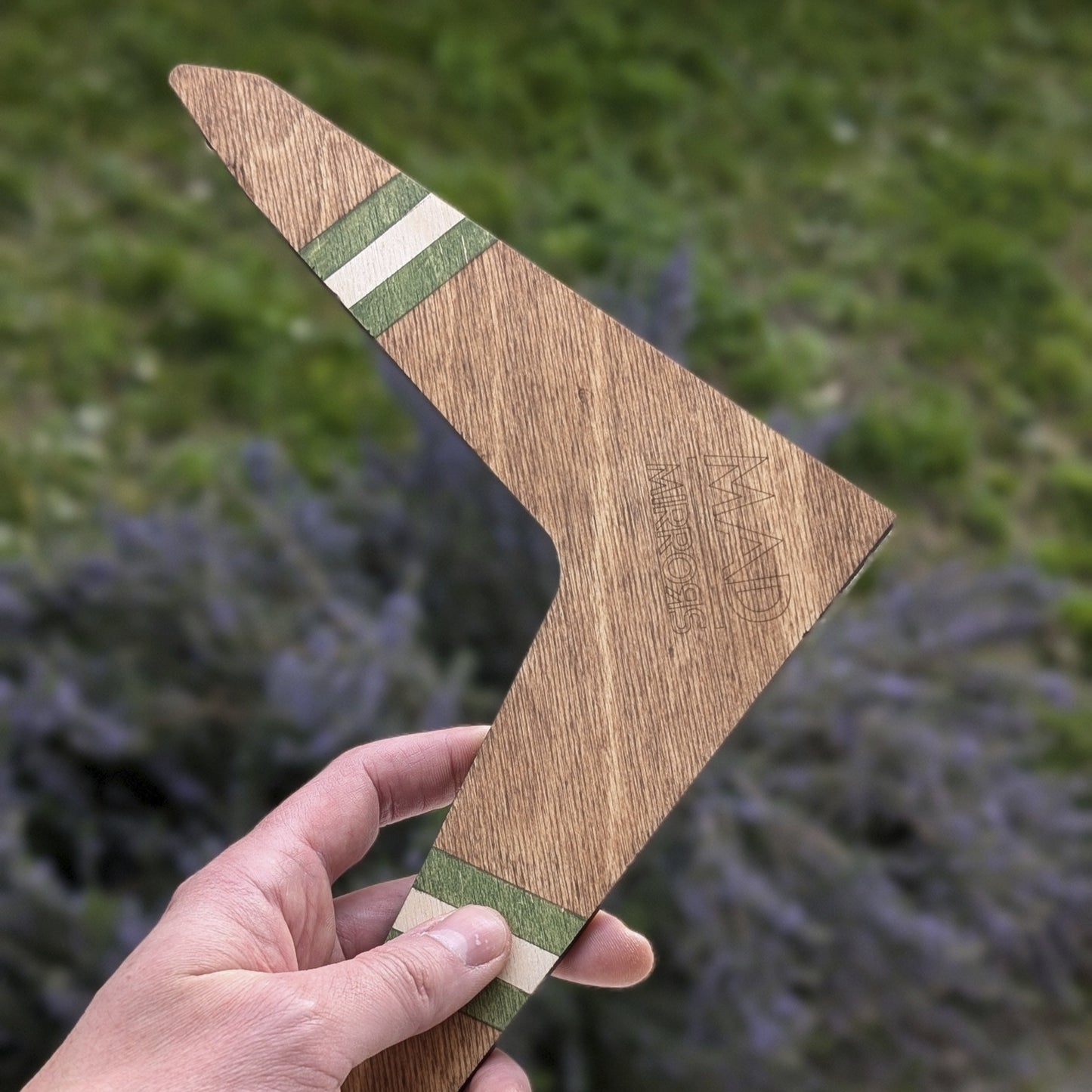 Vue arrière du boomerang Zelda en bois naturel