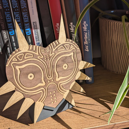 Présentation du masque en bibliothèque