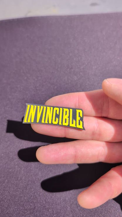 Broche Invincible
